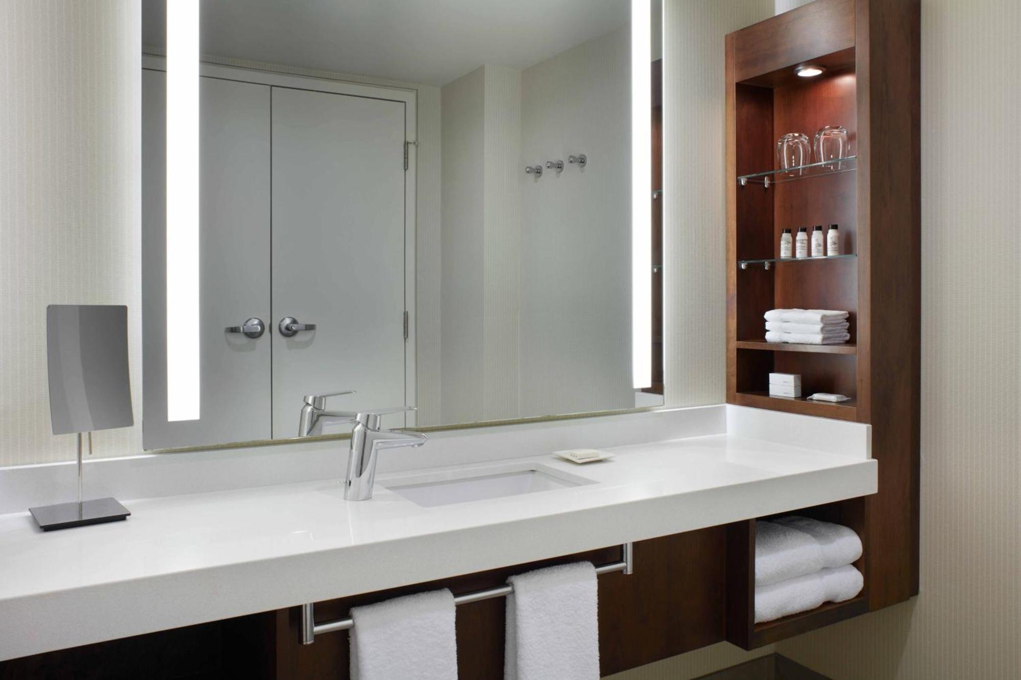 Delta Hotels By Marriott Ottawa City Centre Buitenkant foto