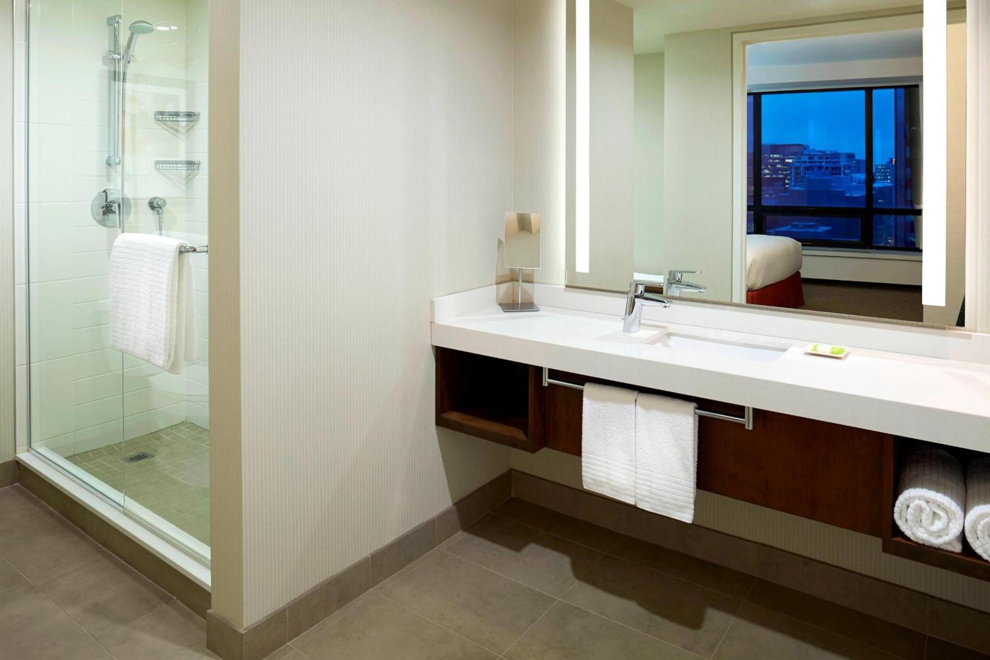 Delta Hotels By Marriott Ottawa City Centre Buitenkant foto